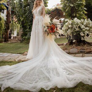 Enzoani Riva A-line Wedding Gown
